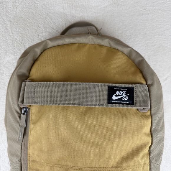 Nike SB Courthouse Backpack Tan Gold Skateboarding Travel Laptop School Bag - Picture 2 of 13